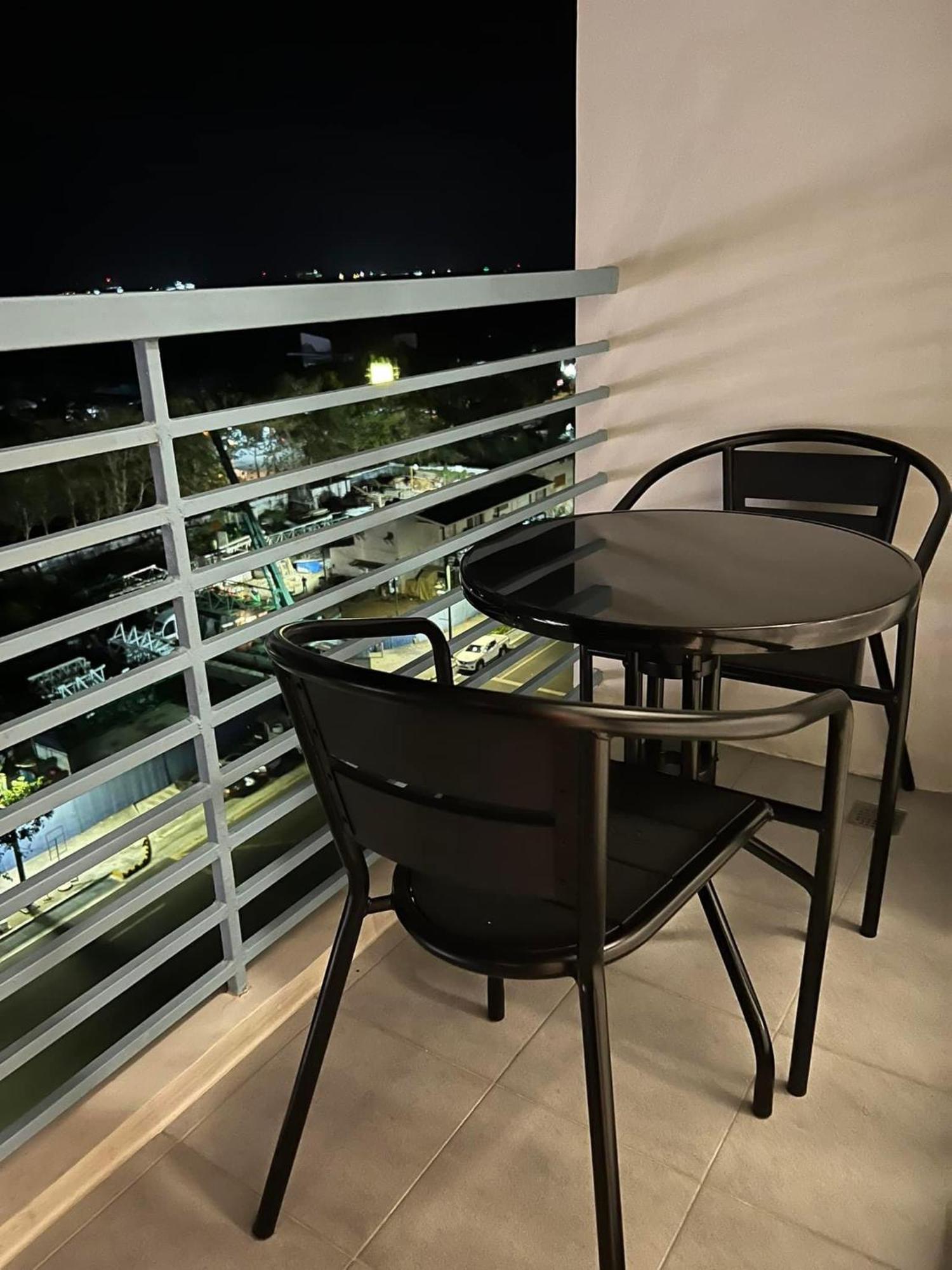 Deluxe Condo 2 Bedroom, 7Th Floor Room Bc In One Madison Tower 3, Megaworld Boulevard, Mandurriao Iloilo City, Philippines Esterno foto